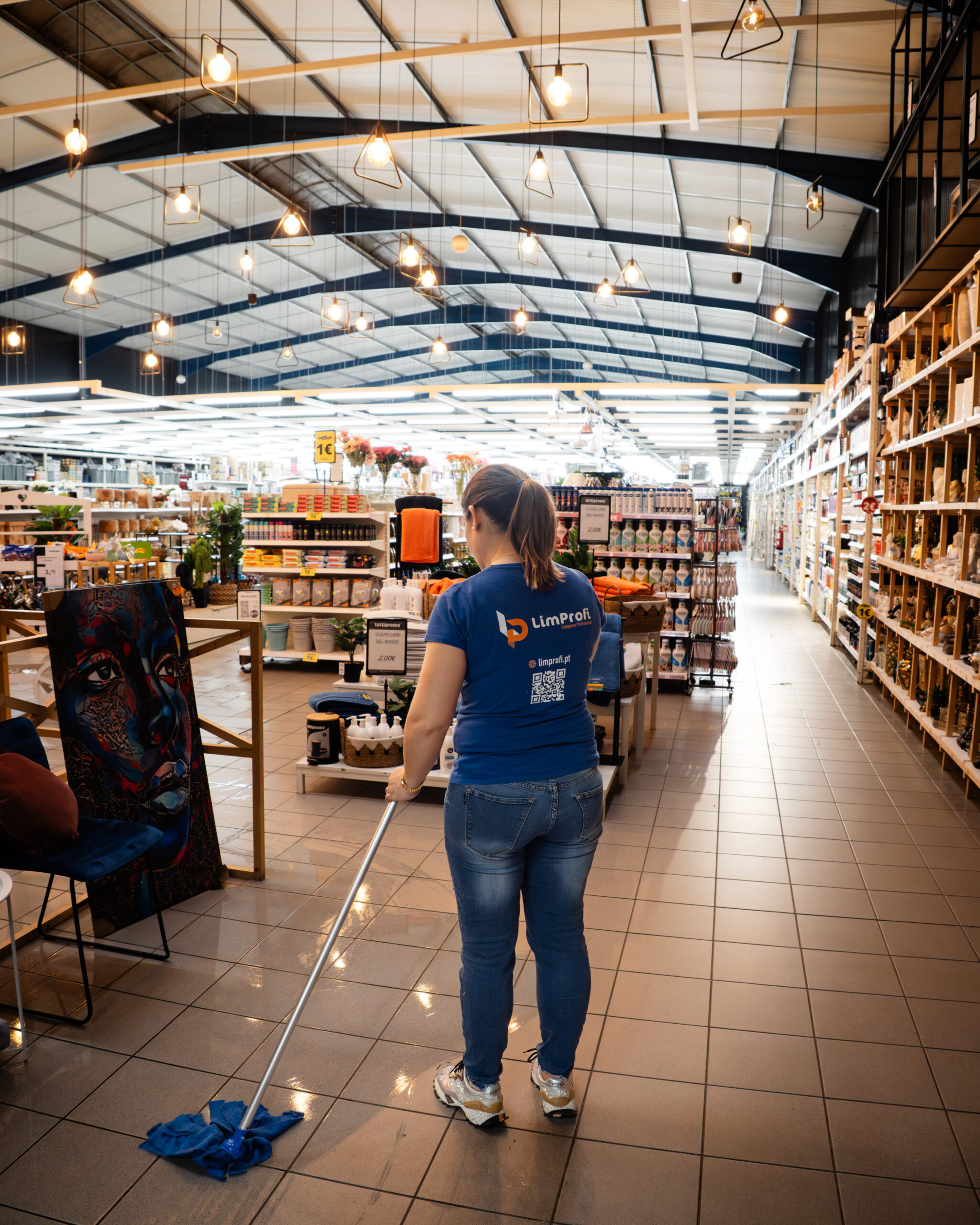 Limpeza de Lojas e Áreas Comerciais